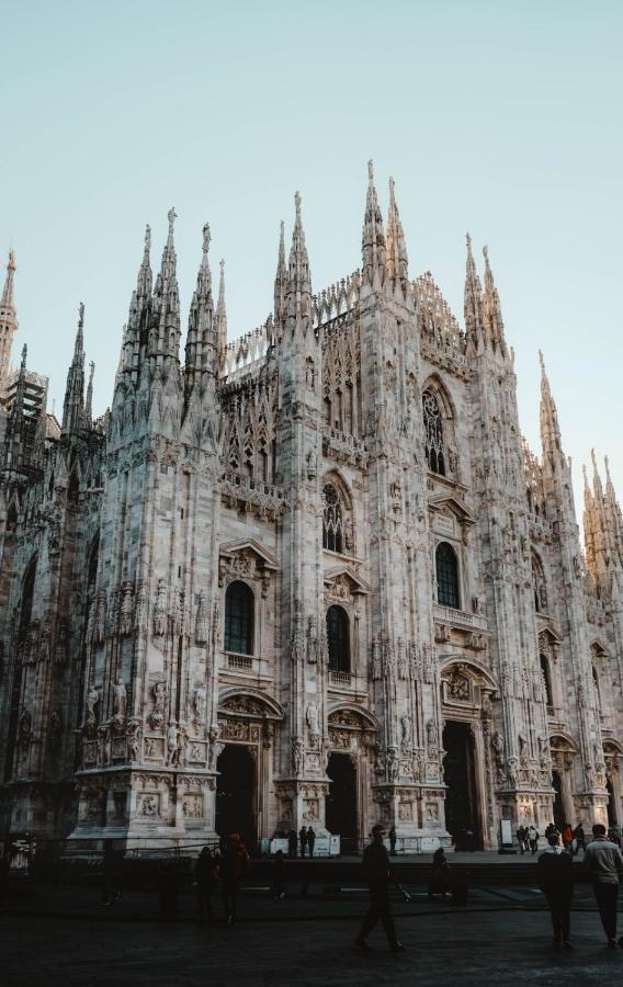Comecasa Duomo - San Babila Lovely Apartment มิลาน ภายนอก รูปภาพ