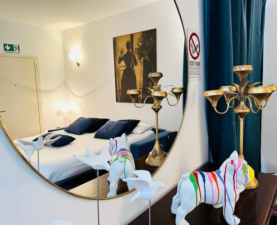Comecasa Duomo - San Babila Lovely Apartment มิลาน ภายนอก รูปภาพ