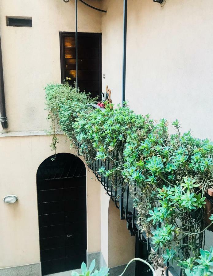 Comecasa Duomo - San Babila Lovely Apartment มิลาน ภายนอก รูปภาพ