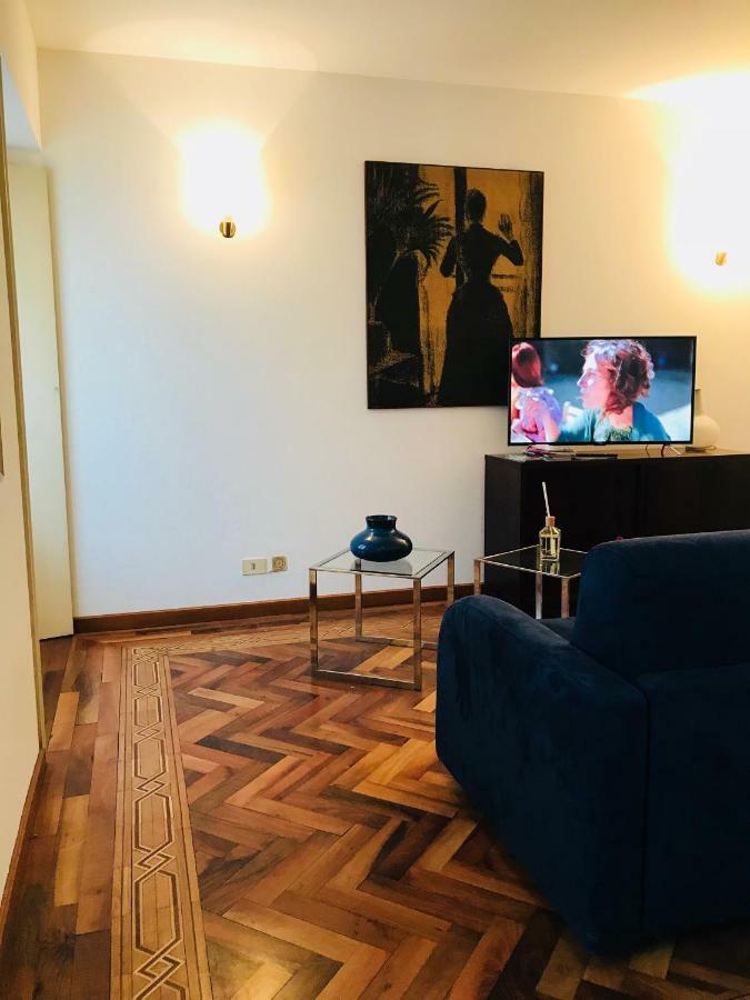 Comecasa Duomo - San Babila Lovely Apartment มิลาน ภายนอก รูปภาพ